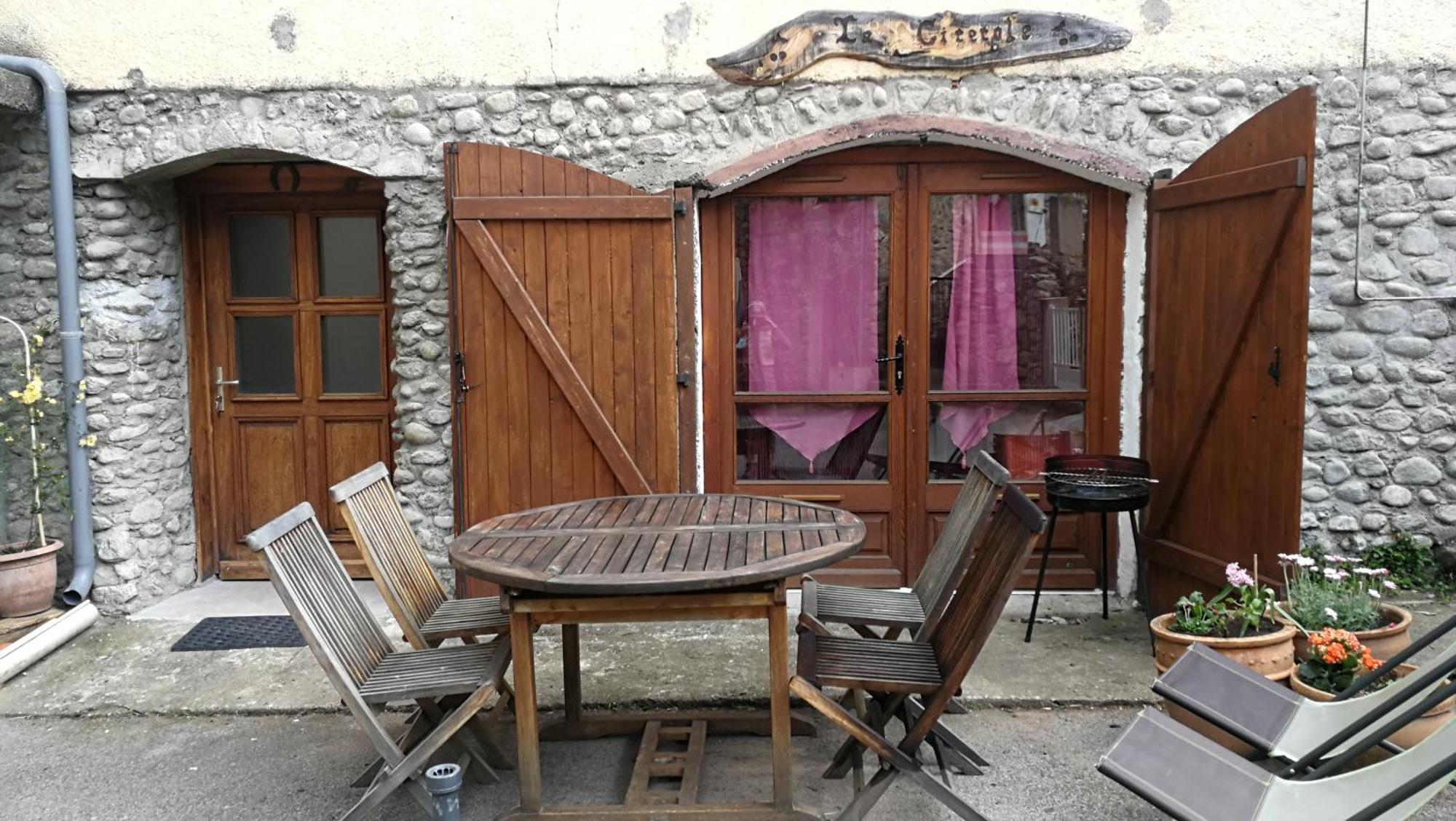 La Cirerole Hotel Casteil Exterior photo