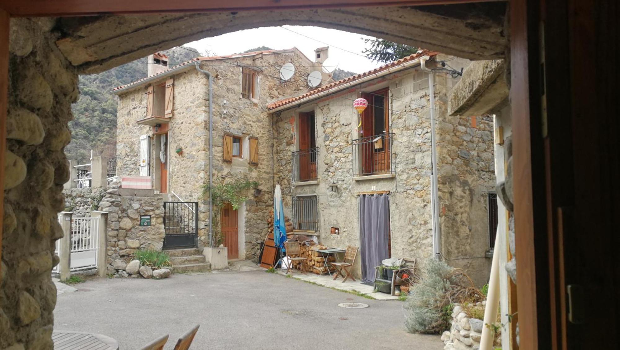 La Cirerole Hotel Casteil Exterior photo